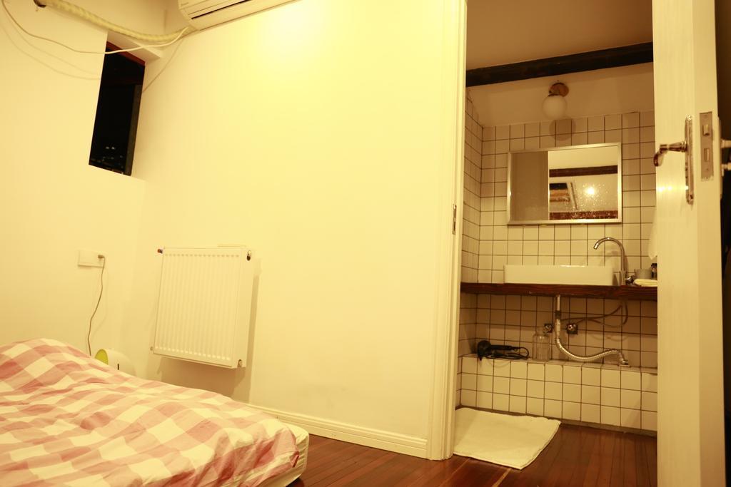 Homestay Julu Road Loft Shanghai
