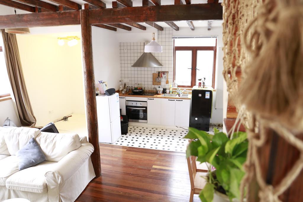Julu Road Loft Homestay Shanghai