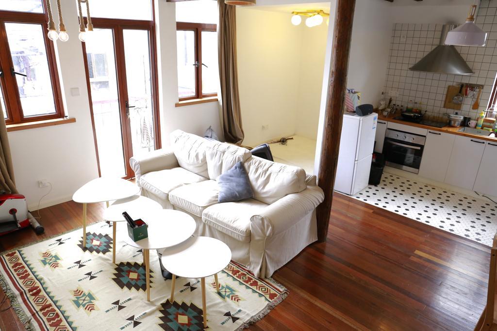 Julu Road Loft Homestay