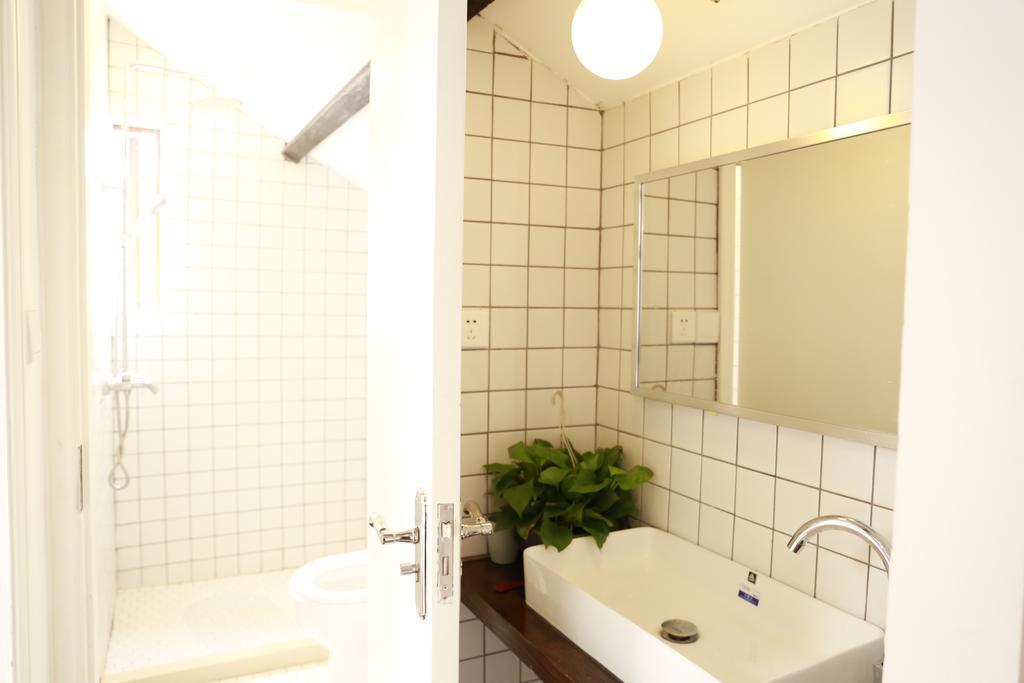 Julu Road Loft Homestay