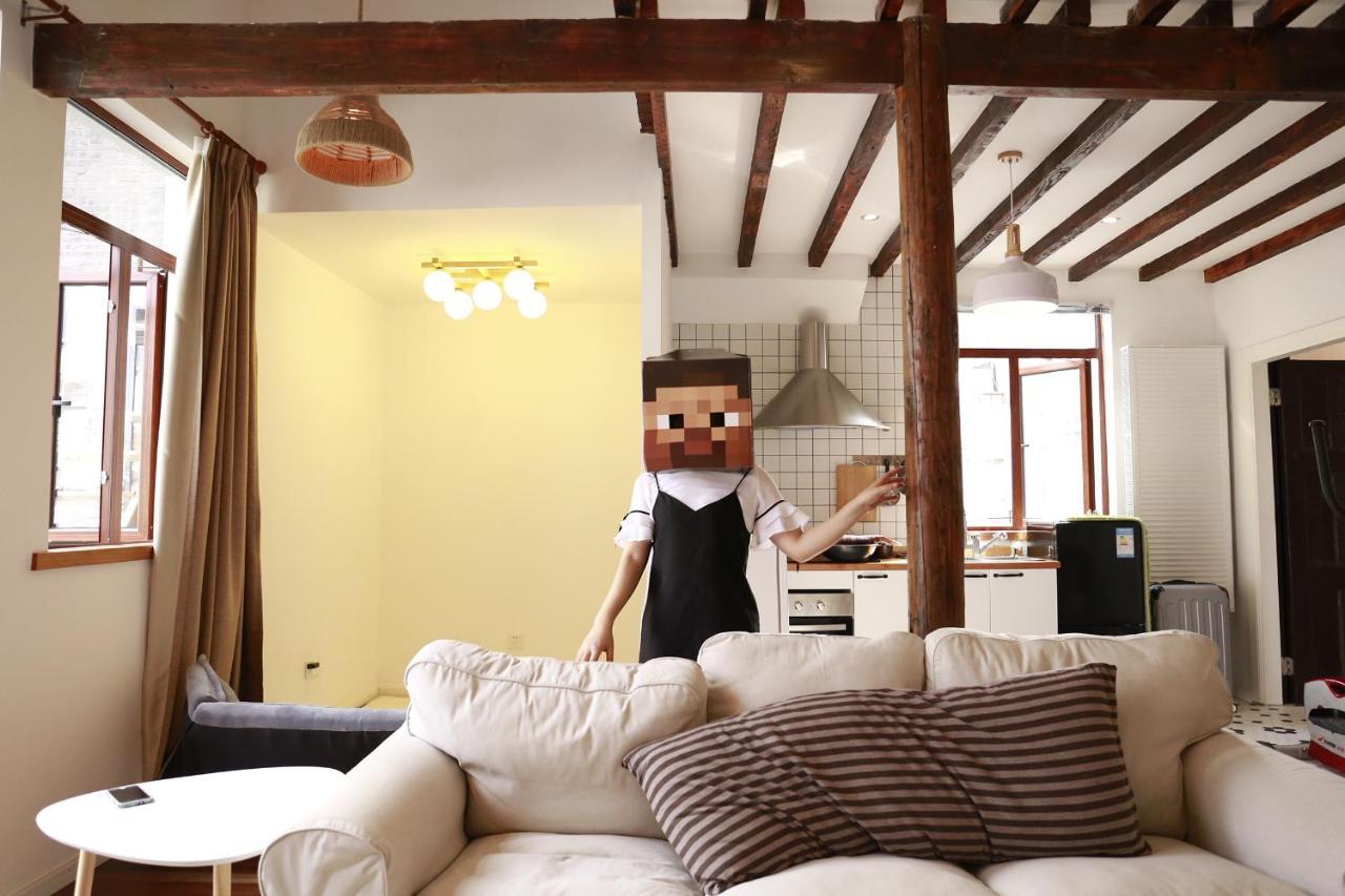 Julu Road Loft Homestay *
